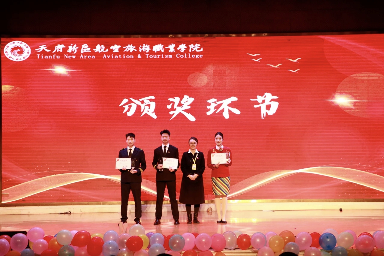 1765450125959608.jpg mmexport1765448443344.jpg