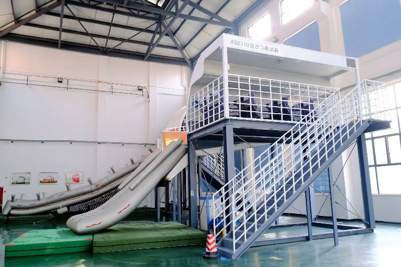 6.A320 III型出口模擬器.jpg